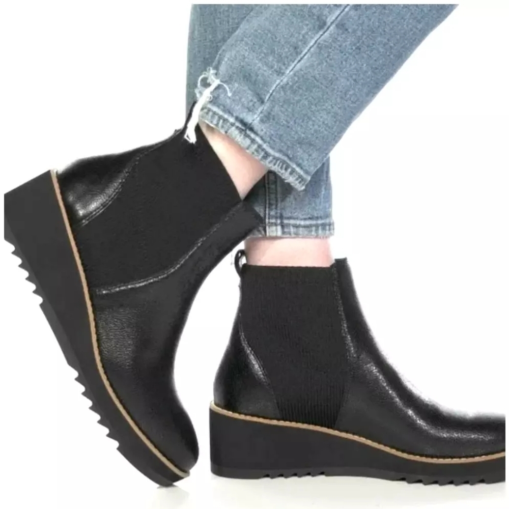 Eileen Fisher Chelsea Wedge Leather Boots Size 7